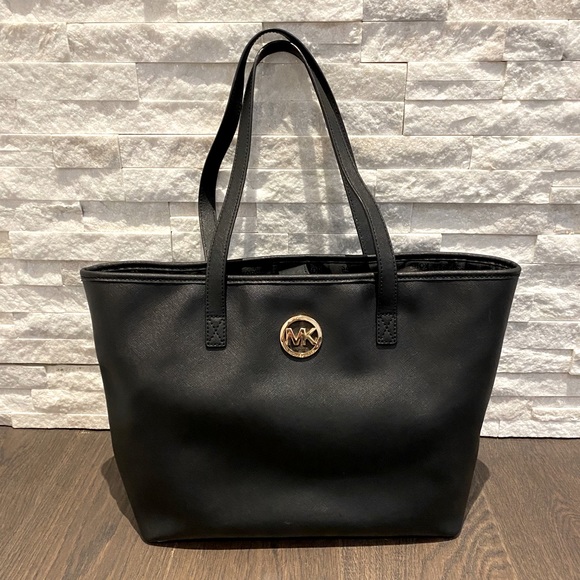 Michael Kors Handbags - Michael Kors Tote